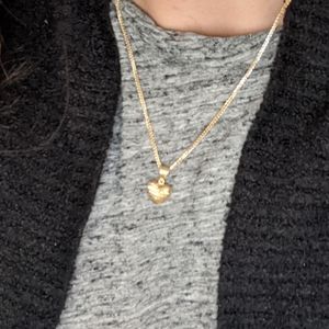 Gold necklace - heart